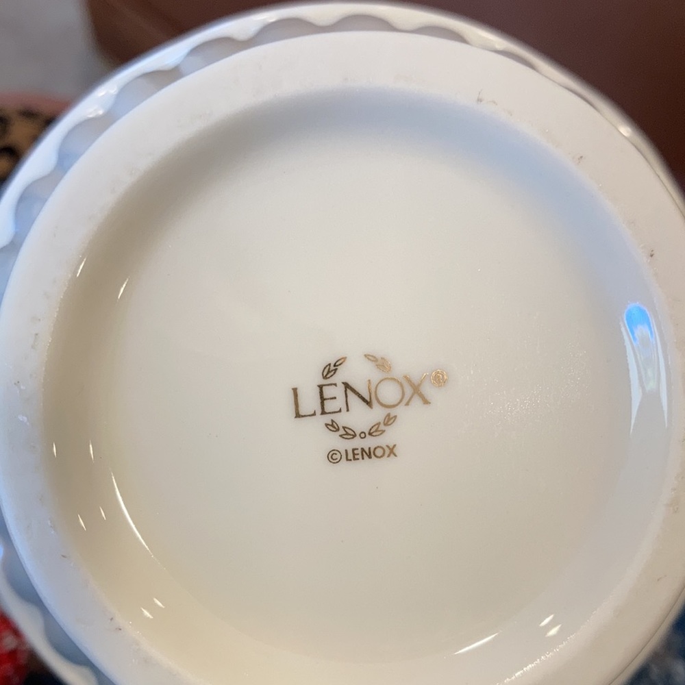 Lenox - Picture 2 of 2